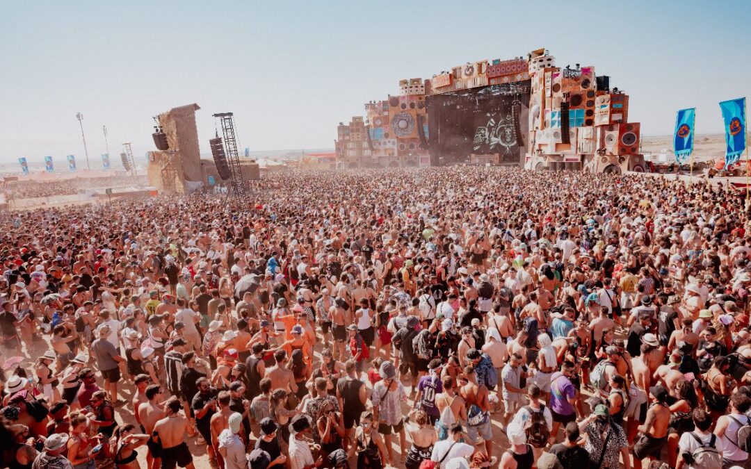 Monegros trae el ‘espíritu rave’ al desierto español; Anunciando los primeros 90 artistas para la nueva edición de Monegros Desert Festival, incluyendo Pendulum Live, Nico Moreno, I hate Models, Andres Campo, Richie Hawtin, Indira Paganotto, Laurent Garnier, Foyone, Protoje, Fatima Hajji y muchos más